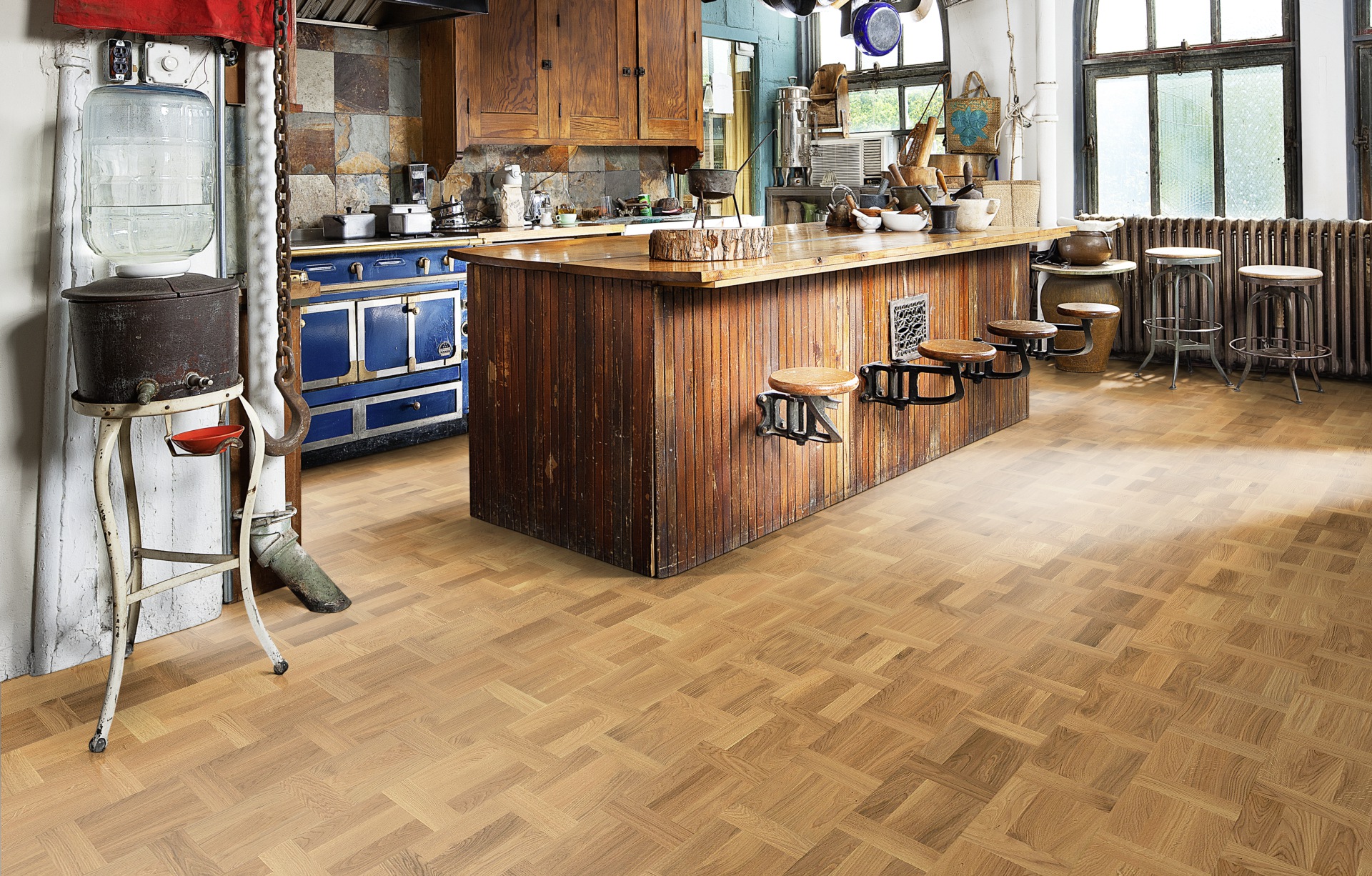 Паркетная доска Kahrs Европейский Ренессанс Дуб Палаццо Ровере Palazzo Rovere 153138EK50KW240 Variation 2426×198,5×15 фото в интерьере